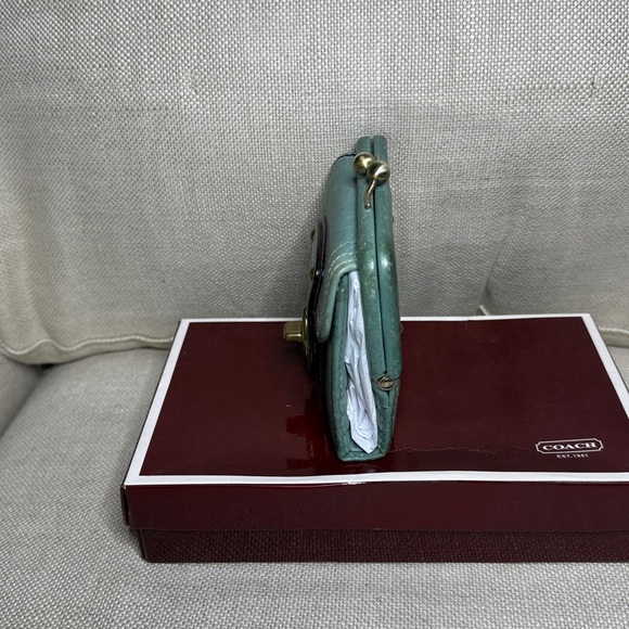 Coach Legacy Kisslock Vachetta Teal Leather Wallet - Picture 4 of 8